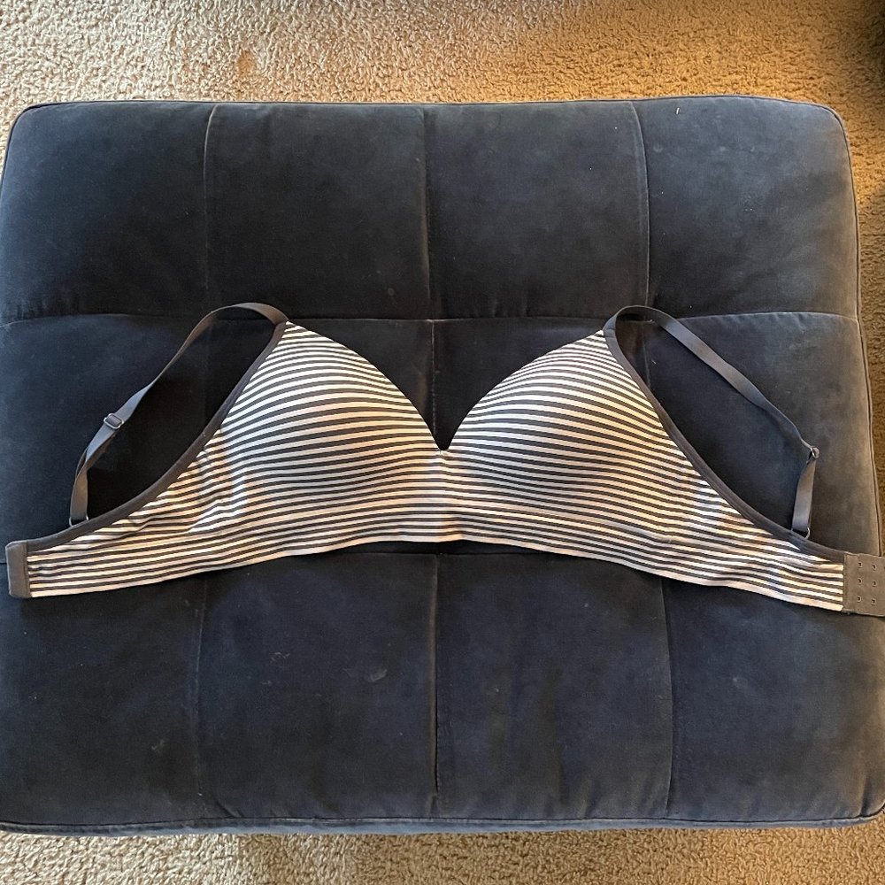 FORM SEAMLESS V-NECK WIRELESS BRA indigo-stripe / LG